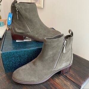 NWT Anthropologie Emu Australia Gray Ankle Boots Shearling Wool Lined Bo…